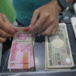 Terobosan!  Dolar Mengamuk, Rupiah Nyaris Tembus Rp 15.800/US$